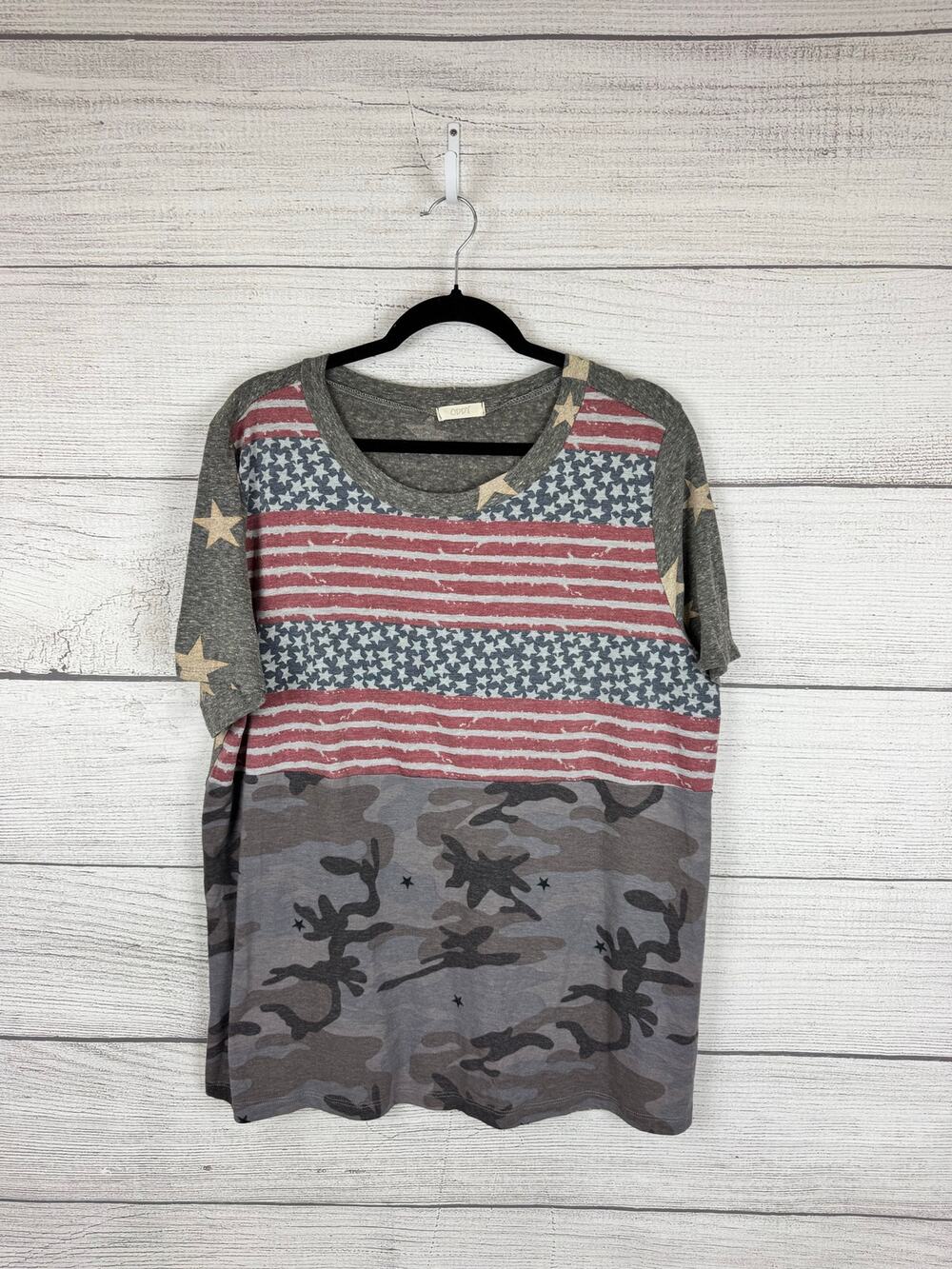Oddy Plus Size Camo Flag Graphic Lightweight Short Sleeve Tee Size 2XL
